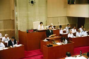 議会にて