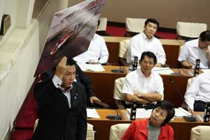 議会にて