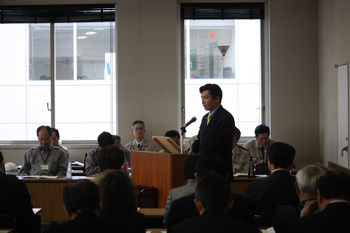 議会にて