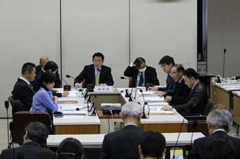 議会にて