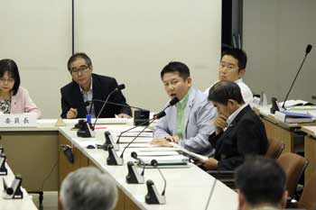議会にて