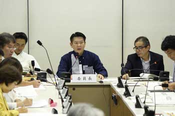 議会にて