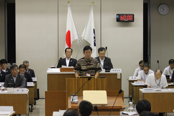 議会にて