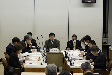 議会にて