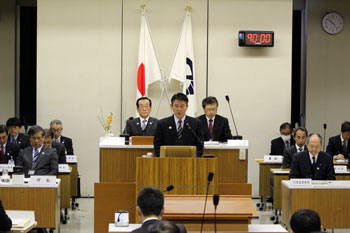 議会にて